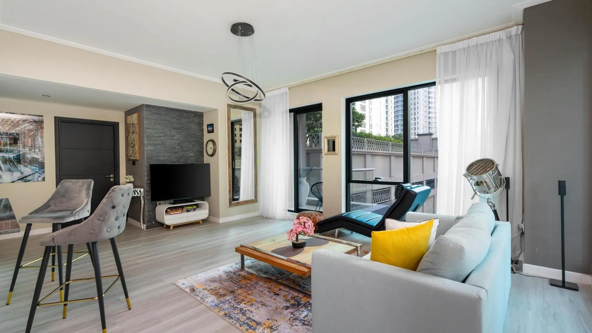White Sage Spacious 1Br At Marina Promenade Dubai Apartment