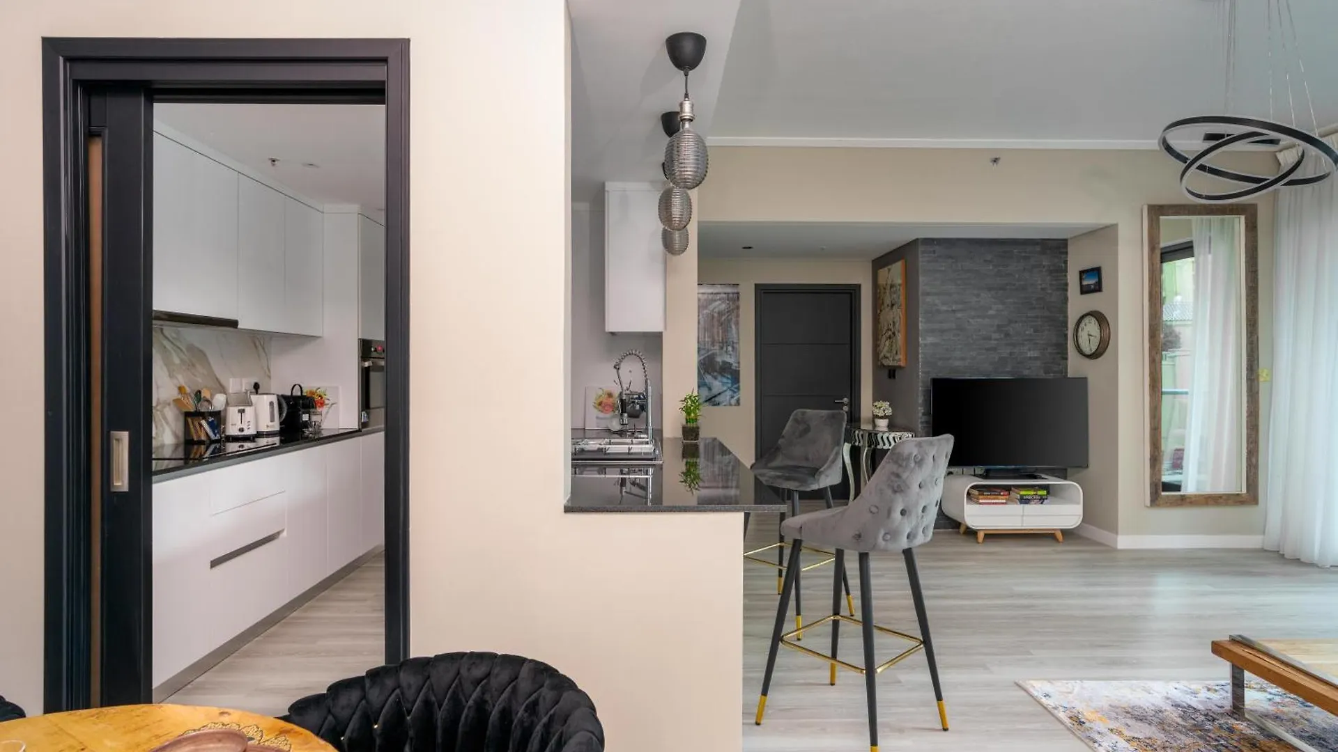 White Sage Spacious 1Br At Marina Promenade Dubai Apartment