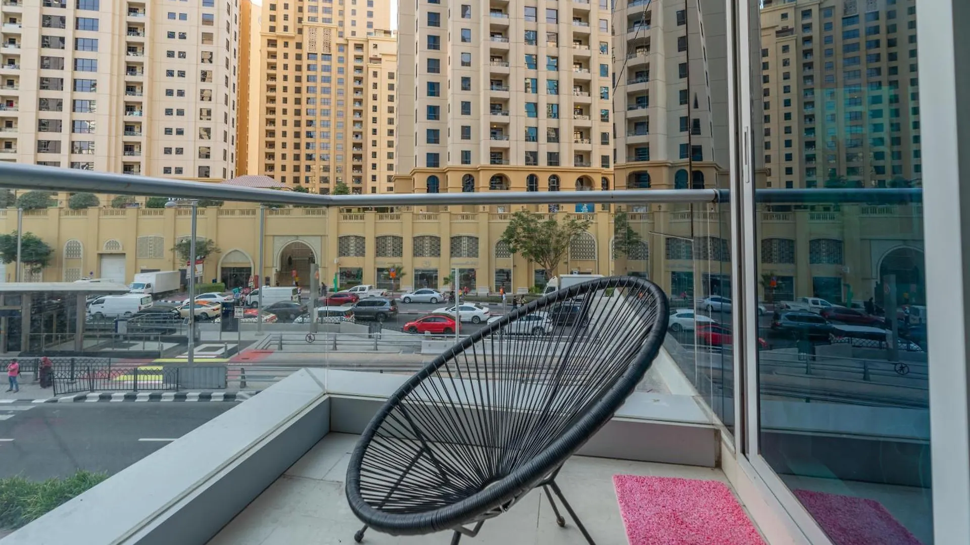White Sage Spacious 1Br At Marina Promenade Dubai Apartment